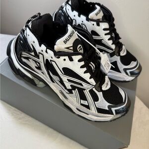 Balenciaga white and black sneakers size 11